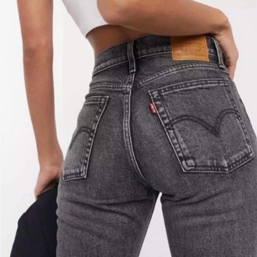 Levi's Women's Straight Leg Jeans in Washed Black